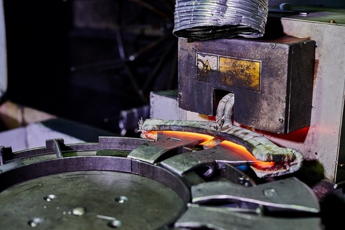 Jak przebiega proces produkcji ręcznych narzędzi kutych ze stali?